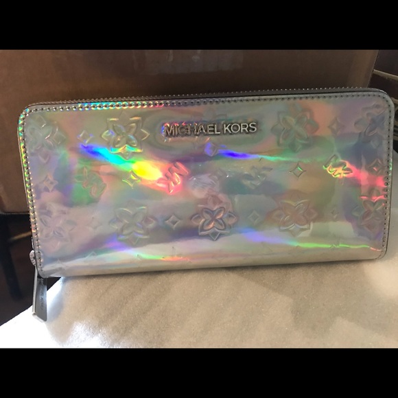 Kate Spade, Michael Kors, Coach wallets and purses - Picture 4 of 8